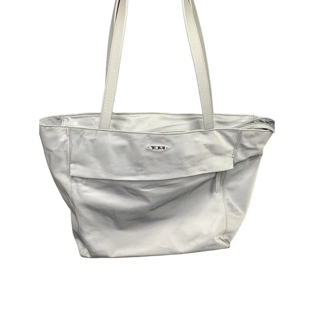 TUMI Nylon Tote Bag Laptop Travel Bag Gray Double Handles Zip Pockets Women's L - Picture 2 of 13